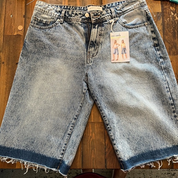 Witty Fox Women’s High Rise Light Wash Denim Jorts Shorts Size 11/30 NWT Raw Hem - Picture 2 of 10